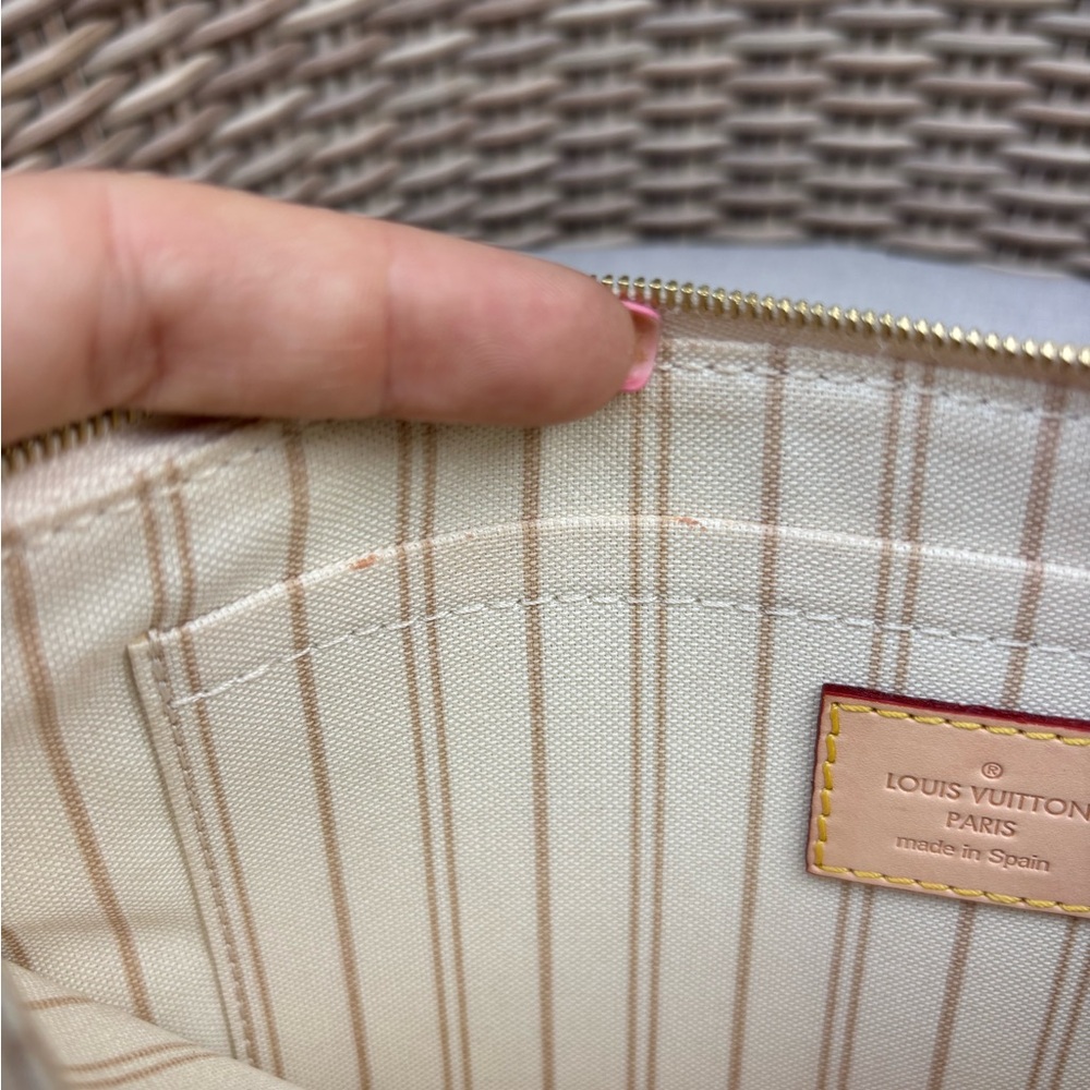 Authentic Louis Vuitton Neverfull GM Pochette damier azur beige lining - Picture 4 of 11
